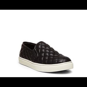 STEVE MADDEN ECENTRCQ SLIP ONS!